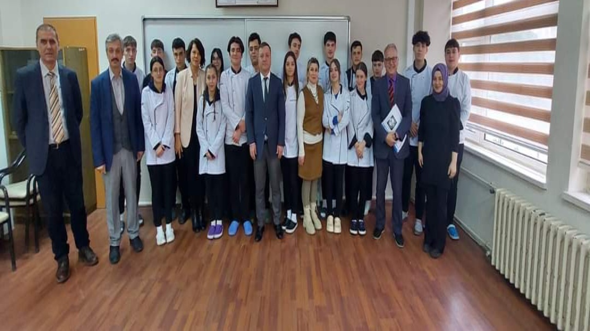 İlçe Milli Eğitim Müdürü Mehmet USTA' nın Okulumuzu ziyaret etti.